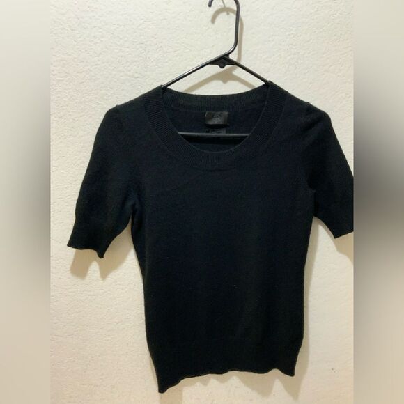 Banana Republic 100% Cashmere Black short sleeves Sweater Sz Xs - Picture 1 of 7